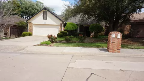 2717 Belmeade Dr, Carrollton, TX 75006
