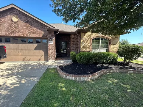 5001 Prestwick Dr, Arlington, TX 76001