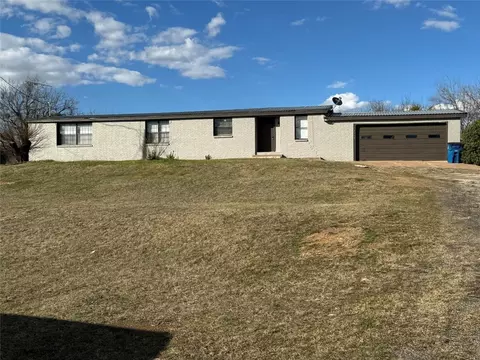 3110 W Walker St, Breckenridge, TX 76424
