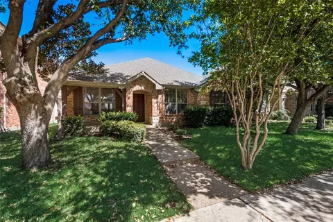 1823 Amber Ln, Carrollton, TX 75007