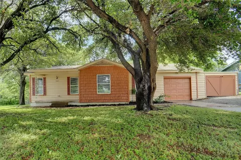 1505 Skyline Dr, River Oaks, TX 76114