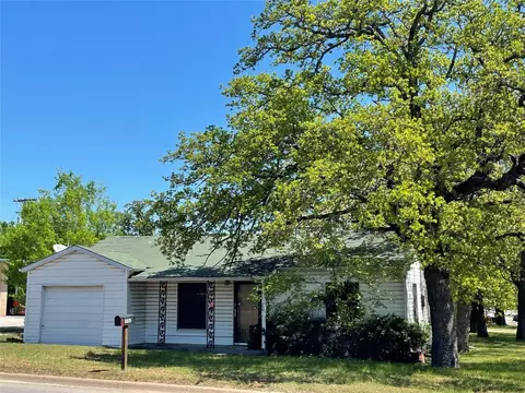 1702 16th St, Bridgeport, TX 76426