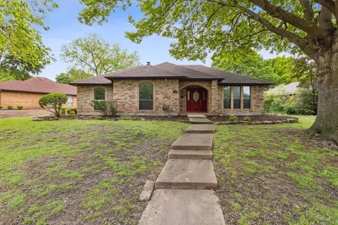 3225 Maverick Dr, Plano, TX 75074