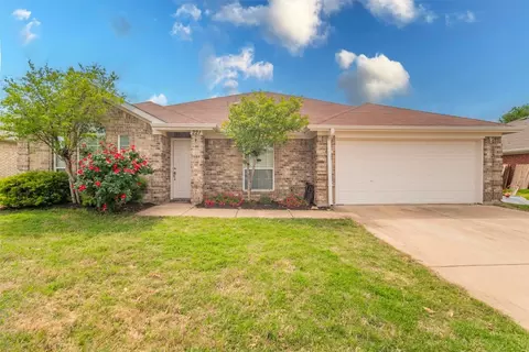 221 Whispering Dell Ln, Weatherford, TX 76085