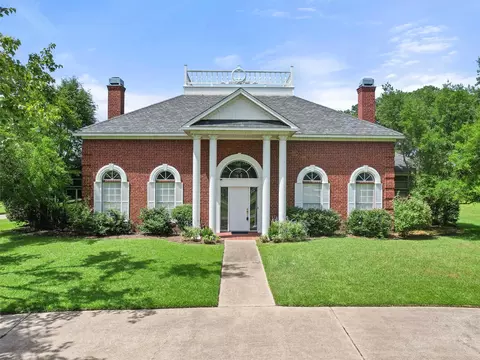 220 Dogwood Cir, Longview, TX 75605