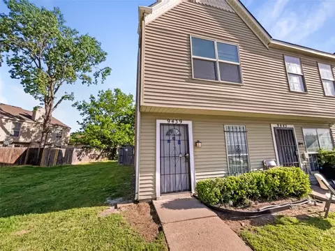 9439 Olde Village Ct, Dallas, TX 75227