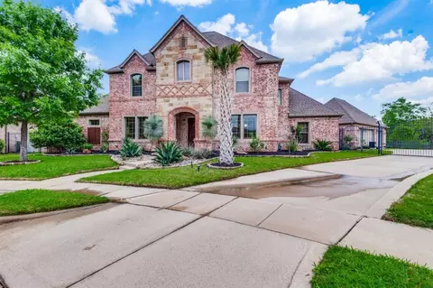 8000 Rushing Spring Dr, North Richland Hills, TX 76182