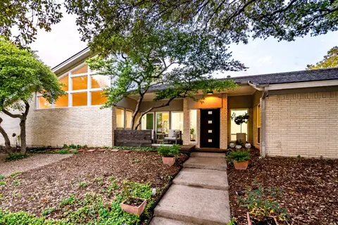 6829 Kenwhite Dr, Dallas, TX 75231