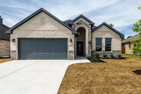 629 Vaquero St, White Settlement, TX 76108