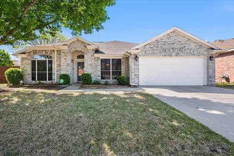 902 Bonanza Dr, Arlington, TX 76001