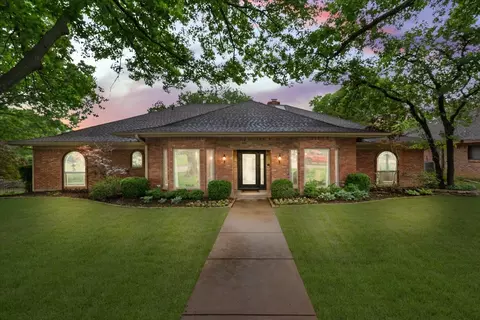 2300 Chimney Hill Dr, Arlington, TX 76012
