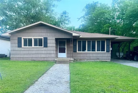 1610 Elizabeth St, Gainesville, TX 76240