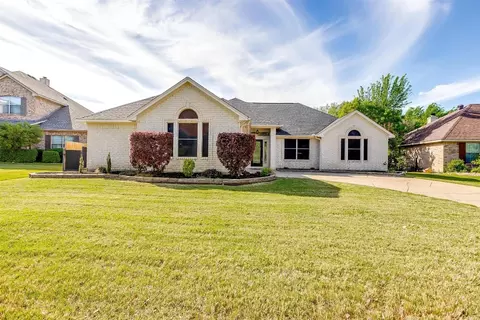 2616 Glen Ranch Dr, Burleson, TX 76028