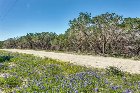 9901 Hilltop Dr, Cleburne, TX 76033