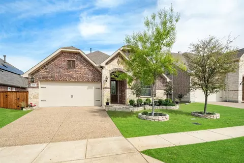 349 Prairie Ridge Ln, Lewisville, TX 75056