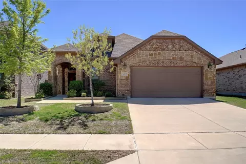6953 Canyon Rim Dr, Fort Worth, TX 76179