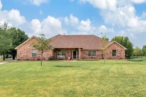 1069 Meadow Hill Dr, Lavon, TX 75166