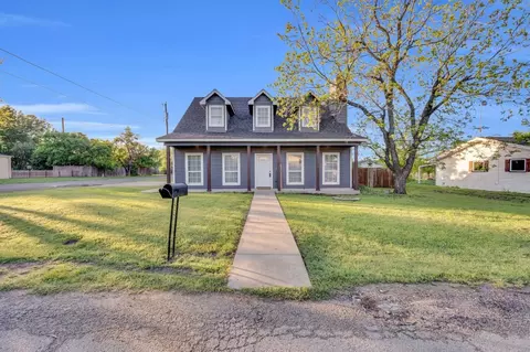 100 W W Park, Italy, TX 76651