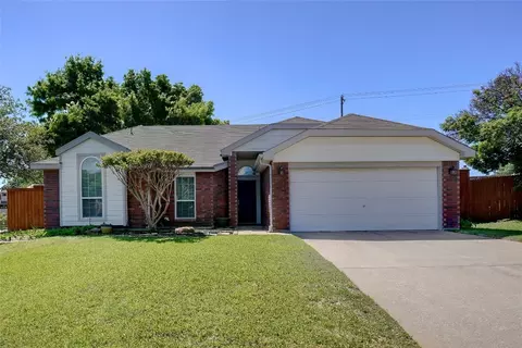 2701 Willowood Dr, Grapevine, TX 76051