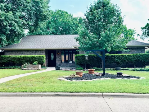 820 Green Brook Dr, Allen, TX 75002