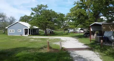 601 Godfrey Rd, Comanche, TX 76442 photo 4