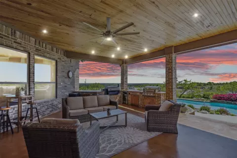 152 Overlook Dr, Aledo, TX 76008