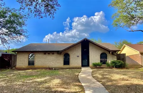 1321 Iris Ln, Lewisville, TX 75067