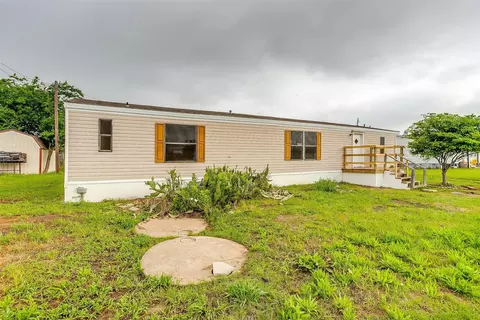 8653 Jeanes Ln, Alvarado, TX 76009
