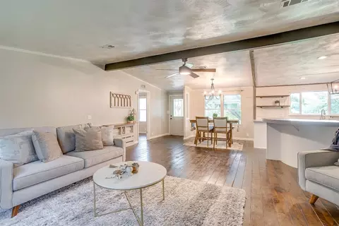 8812 High Lake Rd, Alvarado, TX 76009