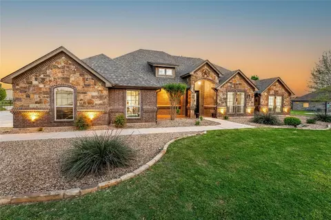 308 Steppes Ct, Weatherford, TX 76087