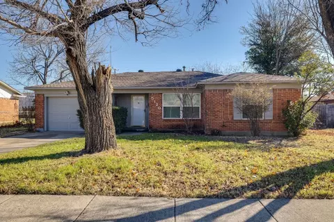 5120 Roberta Dr, North Richland Hills, TX 76180