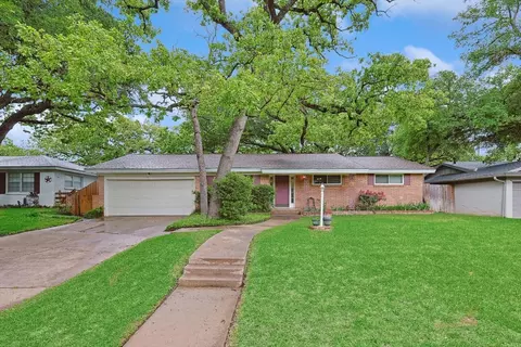 2312 Shady Grove Dr, Bedford, TX 76021