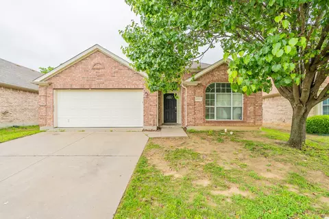 8513 Silverbell Ln, Fort Worth, TX 76140