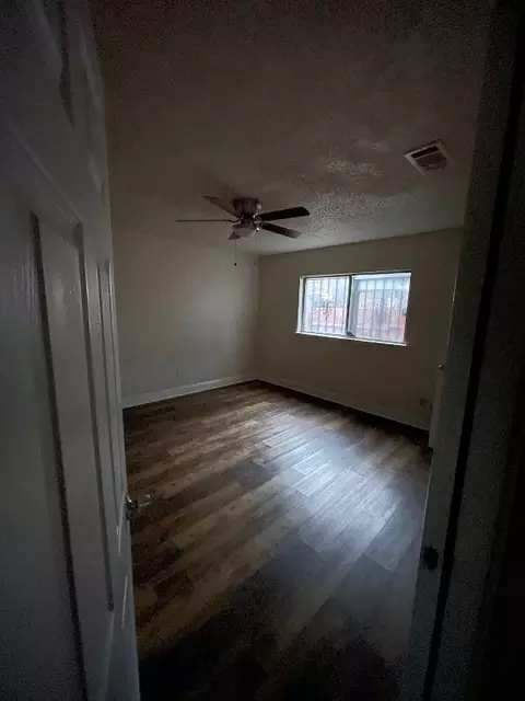10603 Oak Gate Ln, Dallas, TX 75217