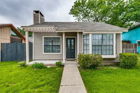 2049 New Haven Dr, Dallas, TX 75217