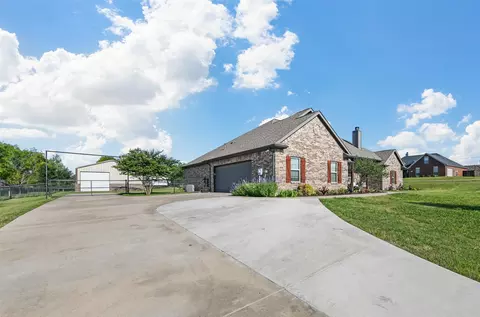 1316 Roe Helm Cir, Rhome, TX 76078