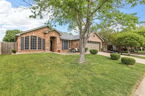 1024 Cedar Ridge Ln, Burleson, TX 76028
