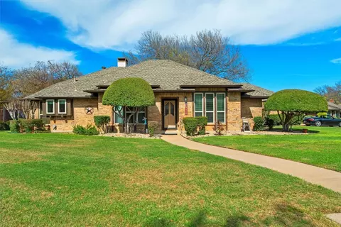 3800 Rochelle Dr, Arlington, TX 76016