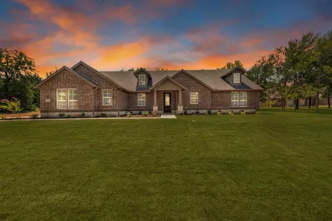 2112 Crystal Palace Blvd, Alvarado, TX 76009