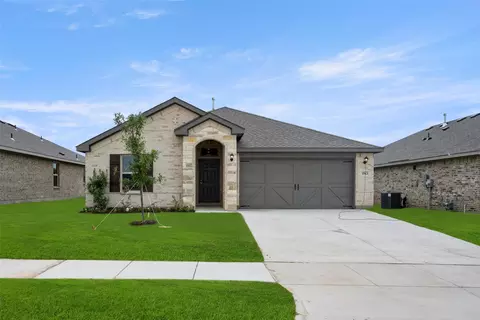 1913 Chippewa Dr, Cleburne, TX 76033