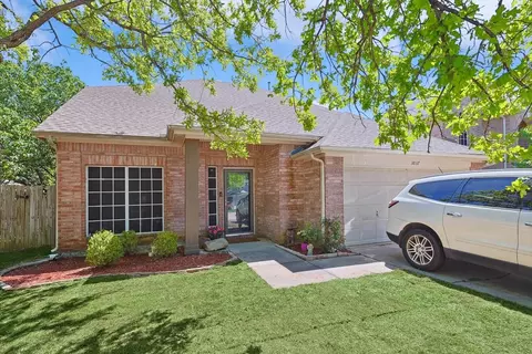 3837 Chimney Rock Dr, Denton, TX 76210
