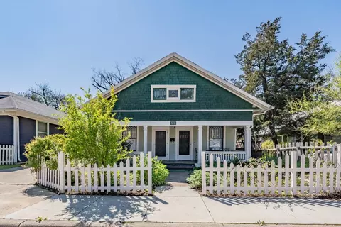 1213 Carlock St, Fort Worth, TX 76110