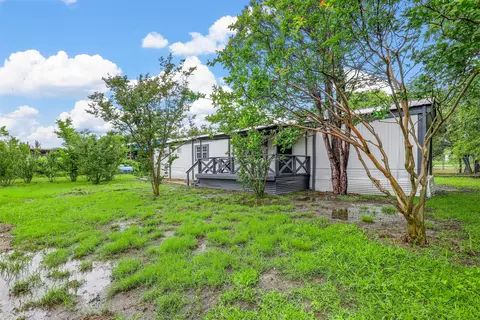 164 Grand Prairie Dr, Whitney, TX 76692