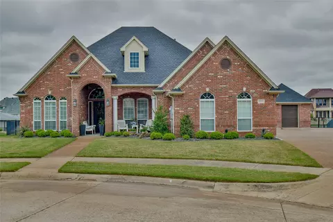 2603 Harborside Dr, Granbury, TX 76048