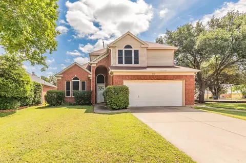 904 Roaring Canyon Rd, Euless, TX 76039