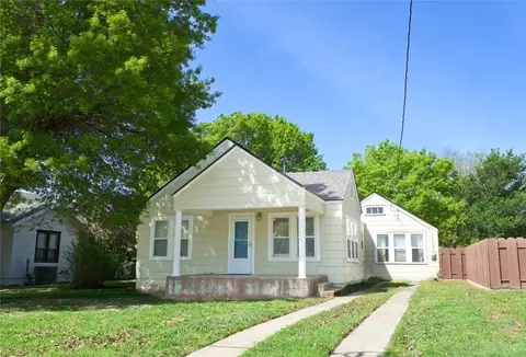 609 N Main St, Muenster, TX 76252