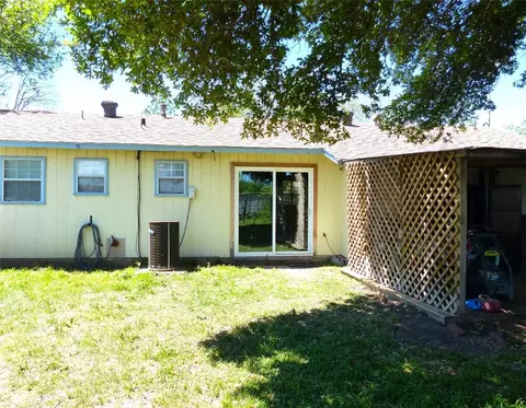 Exterior - 108 State, Brady, TX 76825 photo 4 of 4