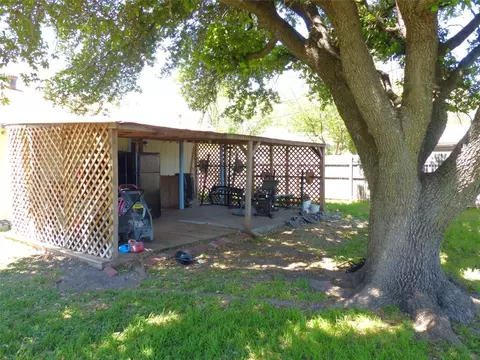 Exterior - 108 State, Brady, TX 76825 photo 3 of 4