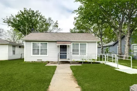 2021 Denison St, Denton, TX 76201