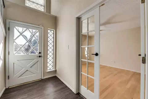 Entry Way - 207 Lark Ln, Euless, TX 76039 photo 1 of 2